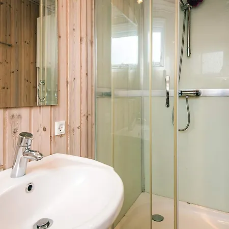8 Person In * Haderslev